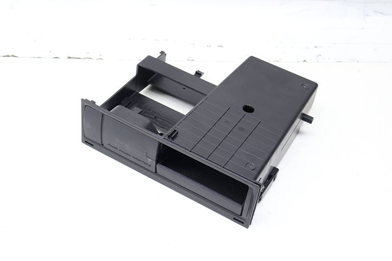 MMI / Ami Interface Module Housing 4E0060700 — Used (SKU 722633)