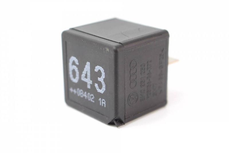 Multifunction 12V 40A Relay # 643 8K0951253 — Used (SKU 723107)