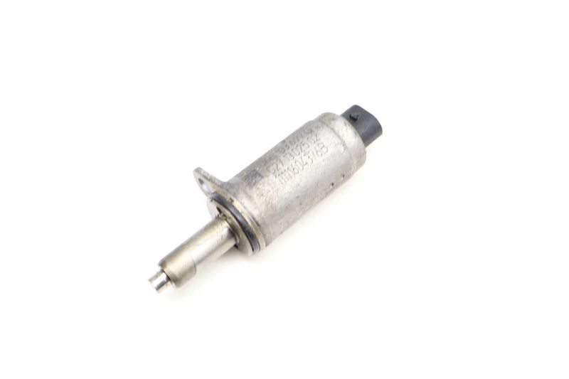 N205 Cam Valve / Camshaft Adjustment Solenoid 06E103697G — Used (SKU 637428)