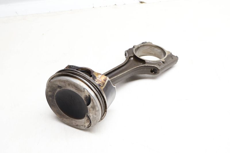 Piston w/ Connecting Rod 06H107065DM — Used (SKU 658585)