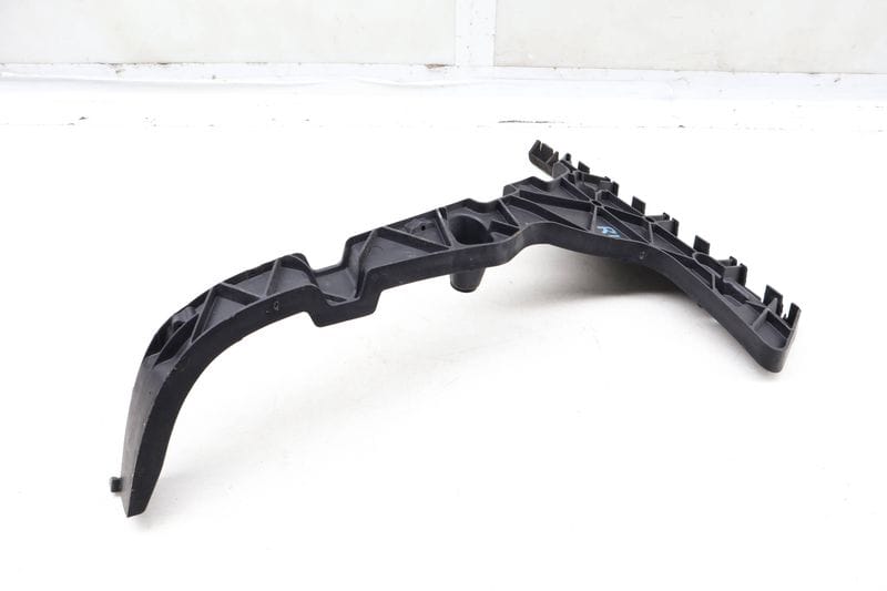 Bumper Guide / Bracket 8R0807453B — Used (SKU 658615)