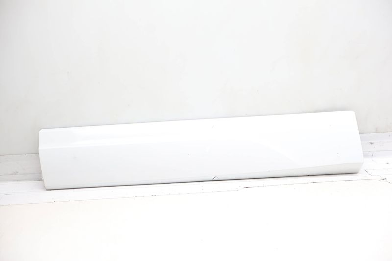 Lower Door Molding / Blade 8R0853969E — Used (SKU 722835)