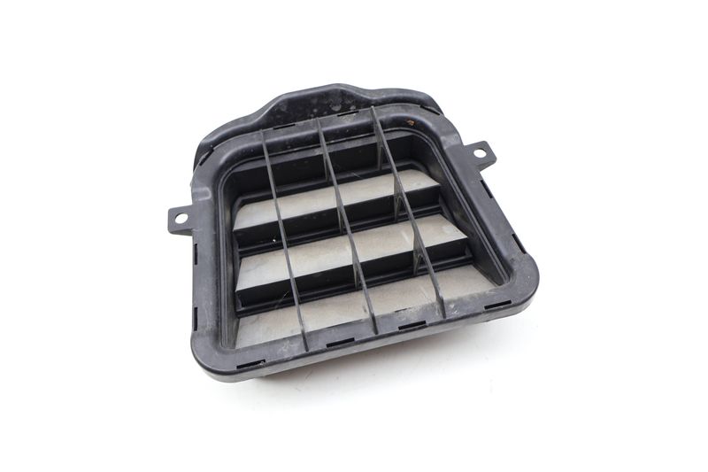Quarter Panel Vent Insert 8K0819181B — Used (SKU 722844)