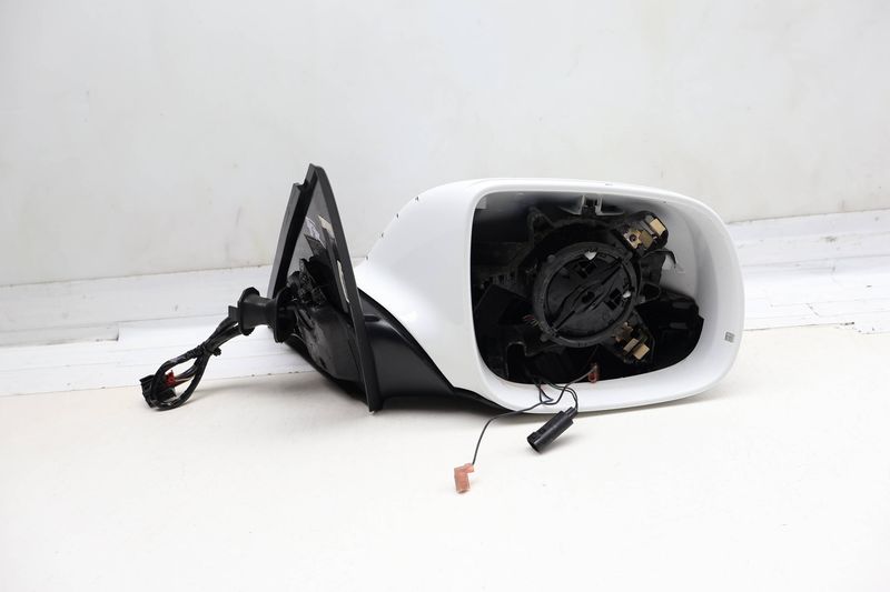 Side View Mirror w/ Memory 8R1857410E — Used (SKU 722832)