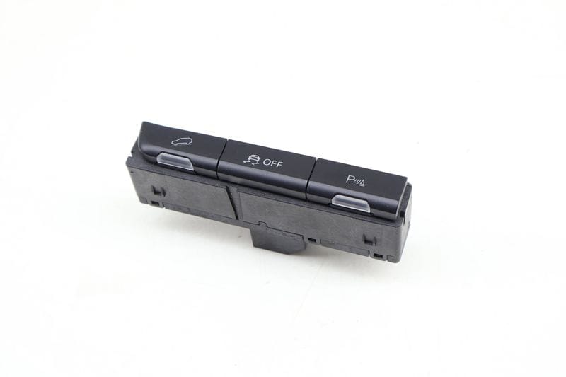Traction Control / Park Assist Switch 8R1959673C — Used (SKU 637518)
