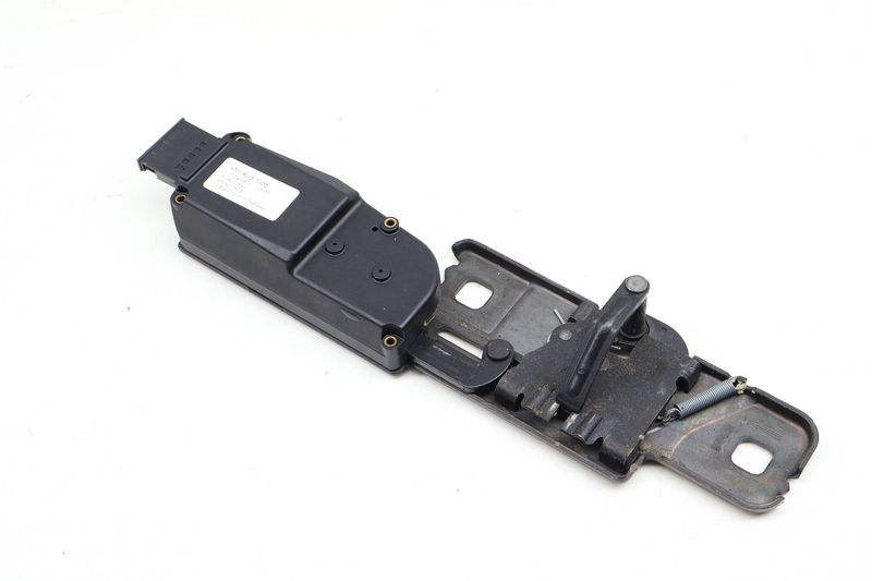 Trunk Latch Striker Plate / Motor 4F9827383E — Used (SKU 637590)