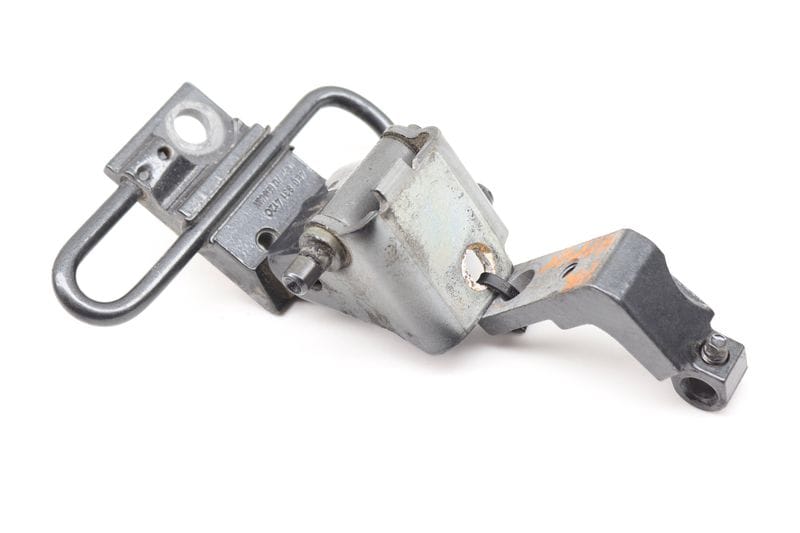 Lower Door Hinge 4E0831412C — Used (SKU 570714)