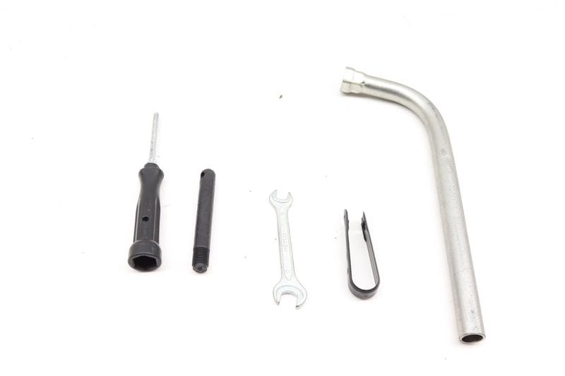 Tool Set 8N0012219 — Used (SKU 571116)