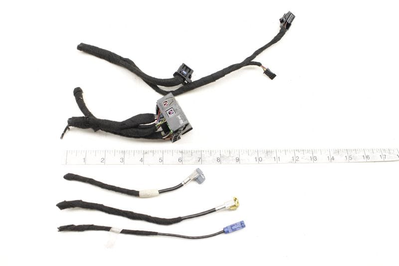 Dash MMI / Multimedia Unit Wiring Harness / Connector Set — Used (SKU 282959)