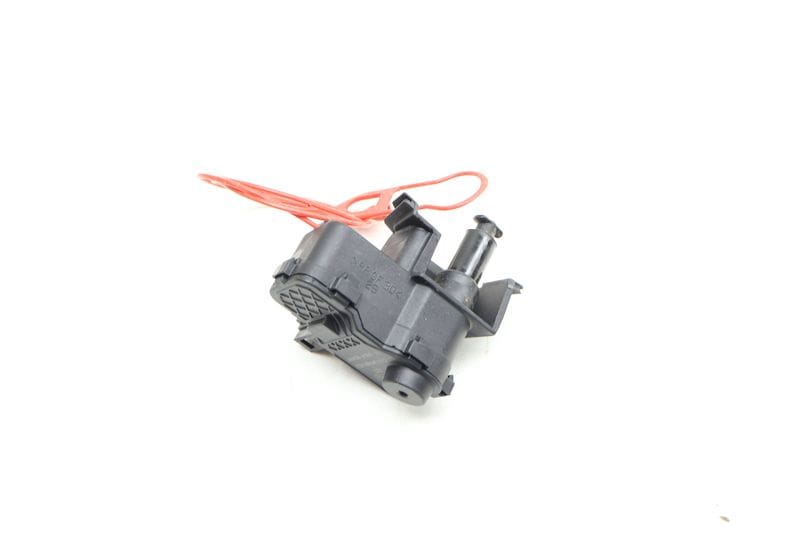 Fuel / Gas Door Lock Actuator 8K0862153F — Used (SKU 643262)