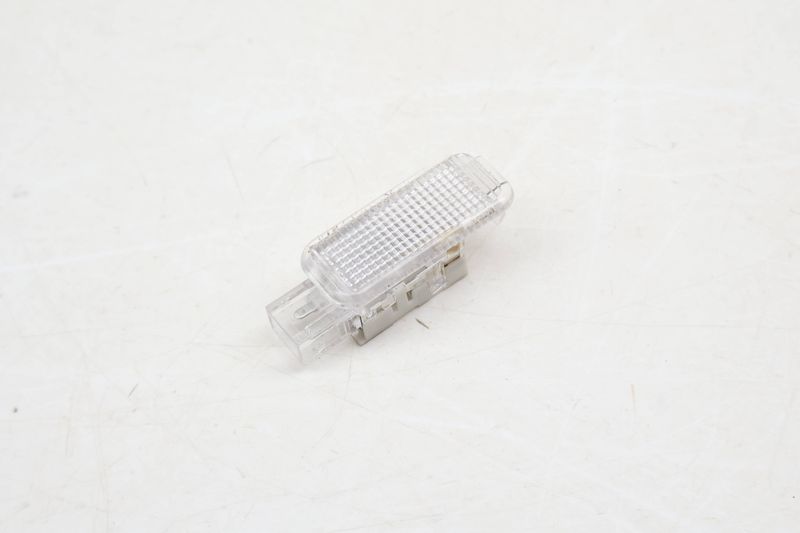 Interior Clear Light 8D0947415 — Used (SKU 643150)