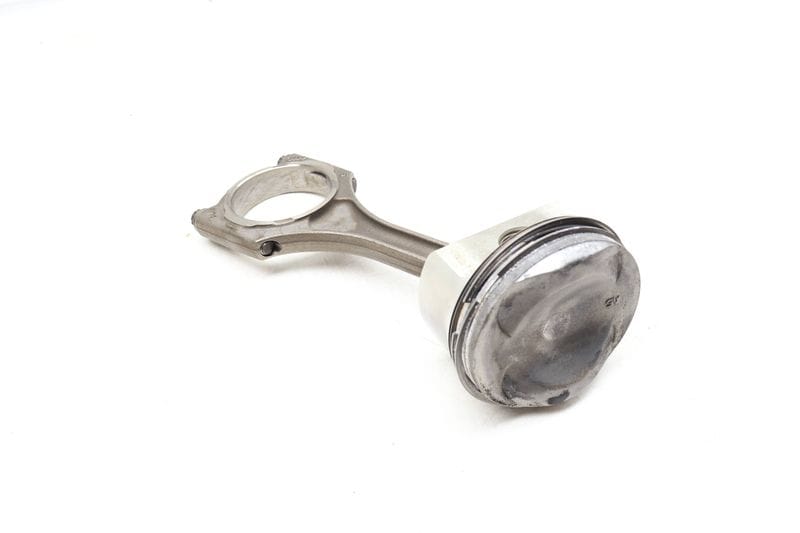 Piston w/ Connecting Rod 079107065DC — Used (SKU 643318)