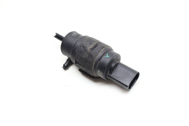 Windshield Washer Pump 8K5955647 — Used (SKU 643255)