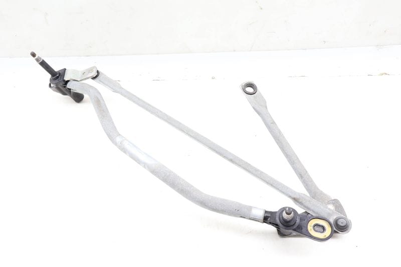 Windshield Wiper Bracket / Transmission 8T1955023E — Used (SKU 643305)