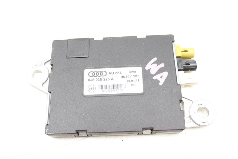 Antenna Booster 8J8035225A — Used (SKU 508002)