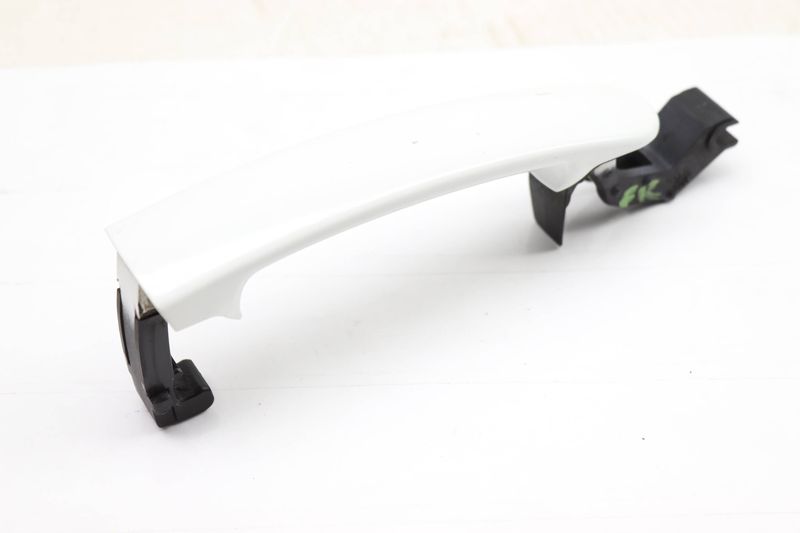 Exterior Door Handle 8J0837205 — Used (SKU 507985)