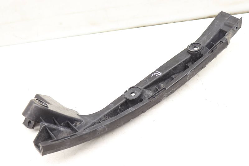 Bumper Guide / Bracket 8J0807483A — Used (SKU 508117)