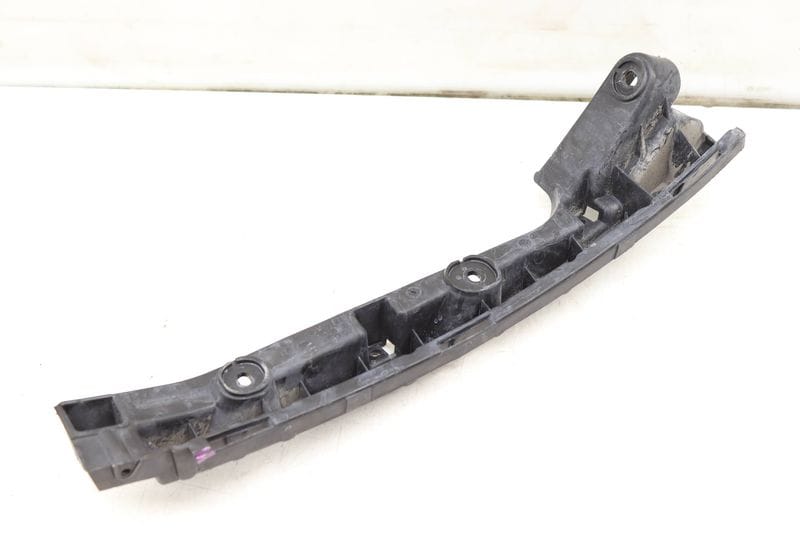 Bumper Bracket / Guide 8J0807484A — Used (SKU 508118)