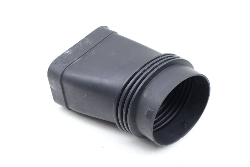 Air Intake Duct 13717590592 — Used (SKU 658375)