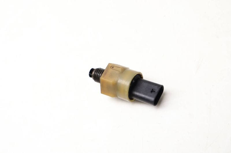 Coolant / Oil Temperature Sensor 13627595724 — Used (SKU 658286)