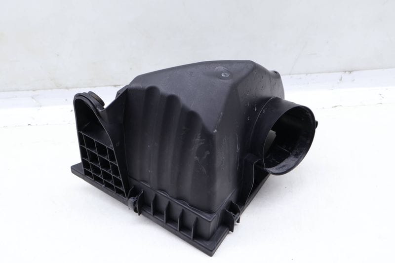 Engine Air Filter Box / Housing (LOWER) 13717612014 — Used (SKU 658201)