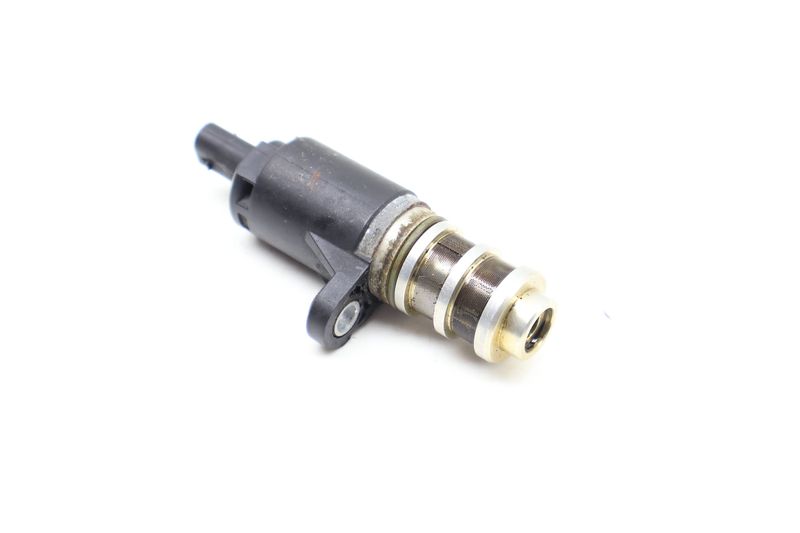 Engine Hydraulic Valve 11417622768 — Used (SKU 687197)