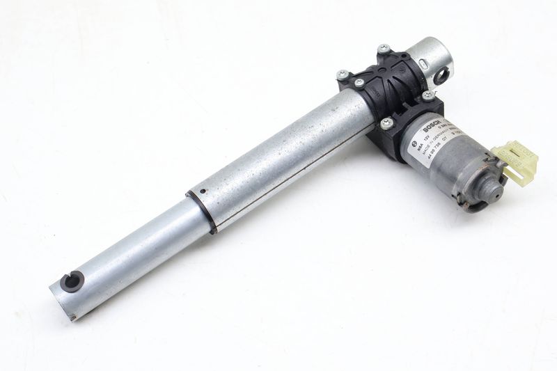 Rear Tilt Seat Motor w/ Transmission 52109168757 — Used (SKU 687369)