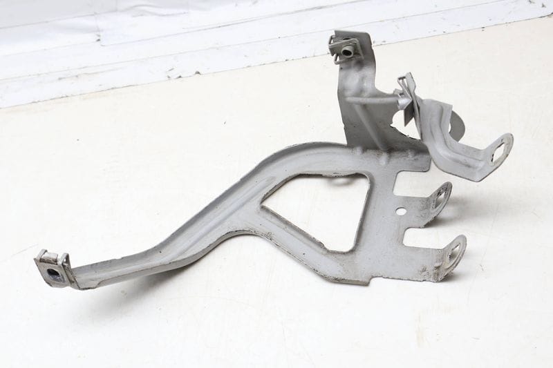 Fender Mount / Bracket 41357207210 — Used (SKU 687472)