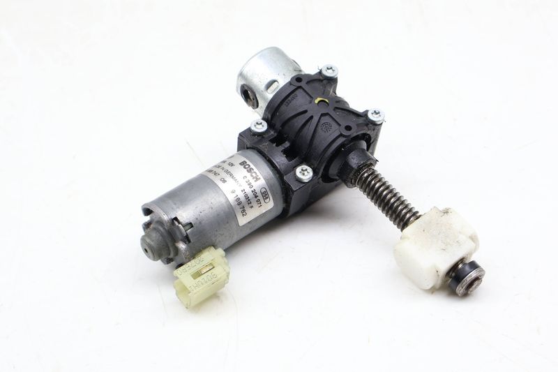 Front Tilt Seat Motor w/ Transmission 52109168762 — Used (SKU 687368)
