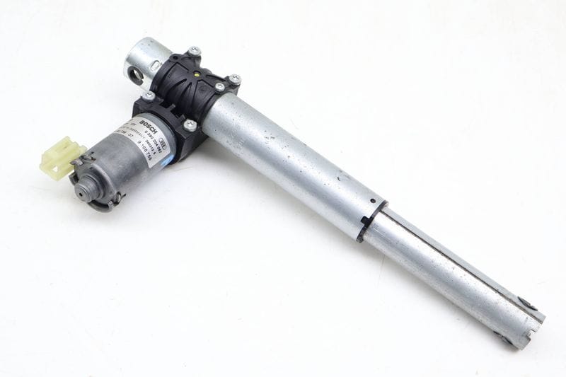 Rear Tilt Seat Motor w/ Transmission 52109168758 — Used (SKU 687370)