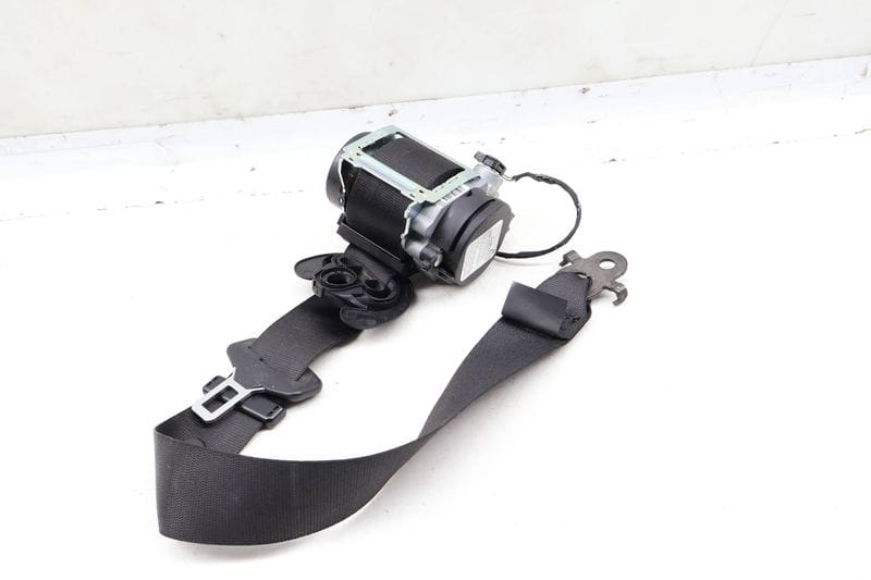 Seat Belt Retractor 72117241748 — Used (SKU 658162)