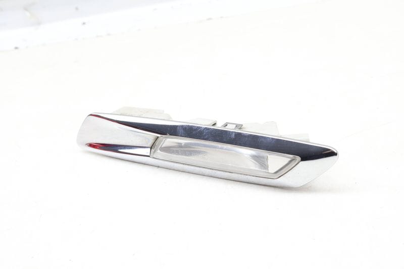 Side Marker Light 63137154168 — Used (SKU 658200)