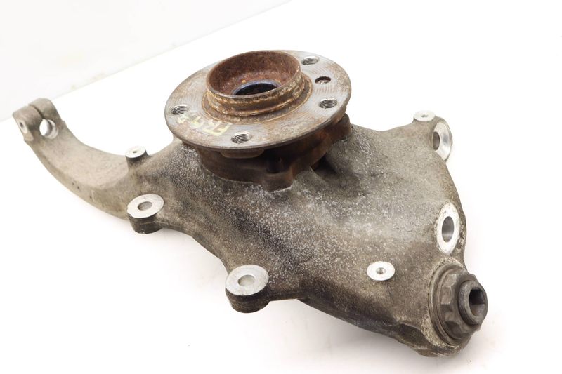 Spindle Knuckle w/ Wheel Bearing 31216777752 — Used (SKU 423144)