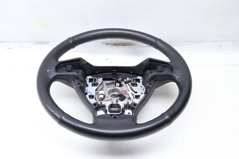 Heated Leather Steering Wheel 32336790889 — Used (SKU 658178)