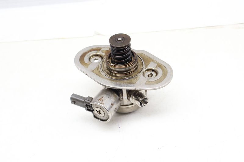 High Pressure Fuel Pump / Hpfp 13518604229 — Used (SKU 687380)