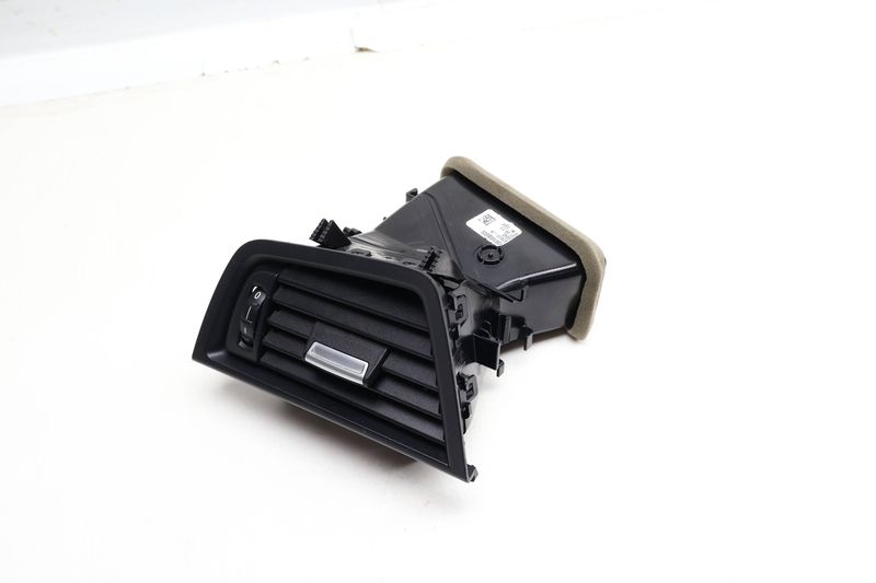 Dash Air Vent 64229166883 — Used (SKU 658148)
