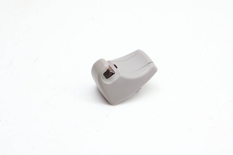 Sun Visor Clip / Bracket 51167227032 — Used (SKU 687278)