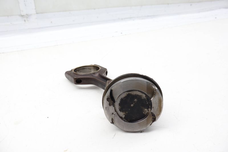 Piston / Connecting Rod 11257618811 — Used (SKU 737299)