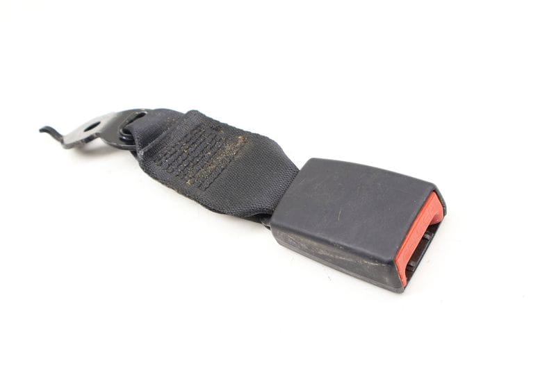 Center Seat Buckle / Receiver 72117238665 — Used (SKU 687320)