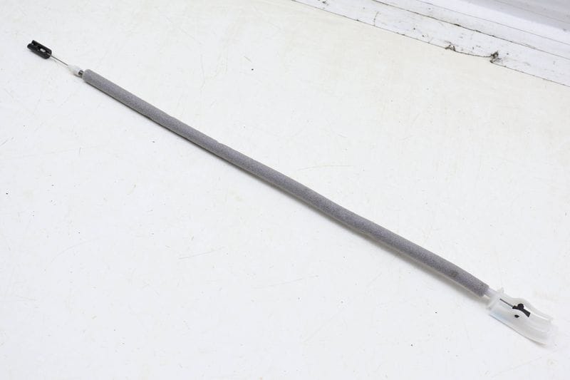 Interior Door Handle Release / Bowden Cable 51227175720 — Used (SKU 687345)