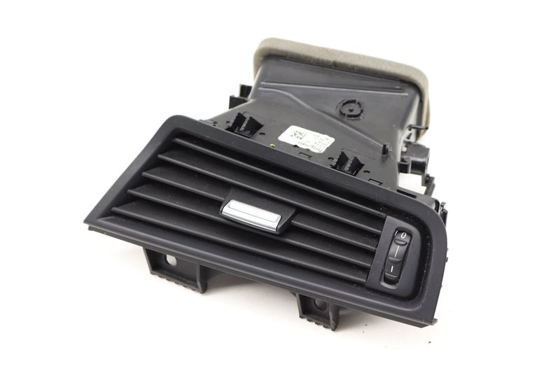 Dash Air Vent 64229166884 — Used (SKU 422791)
