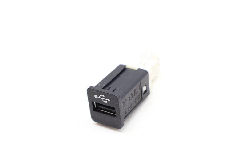 USB Socket / Port 84109237656 — Used (SKU 658240)