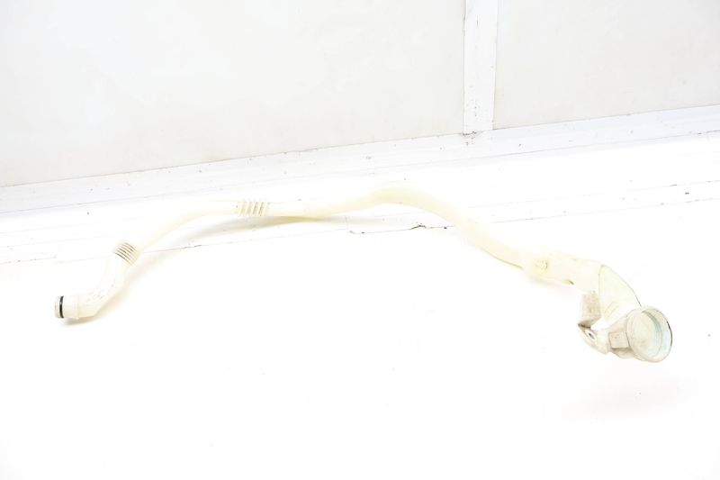 Washer Reservoir Filler Pipe / Tube 61667203270 — Used (SKU 737090)