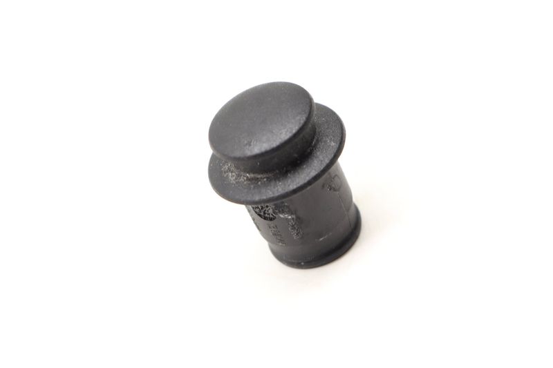 Cigarette Lighter Socket Plug 51167135141 — Used (SKU 448874)