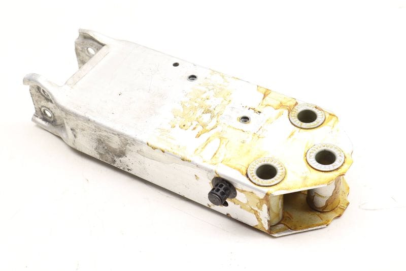 Bumper Shock / Reinforcement Bar Mount 51117200706 — Used (SKU 449096)
