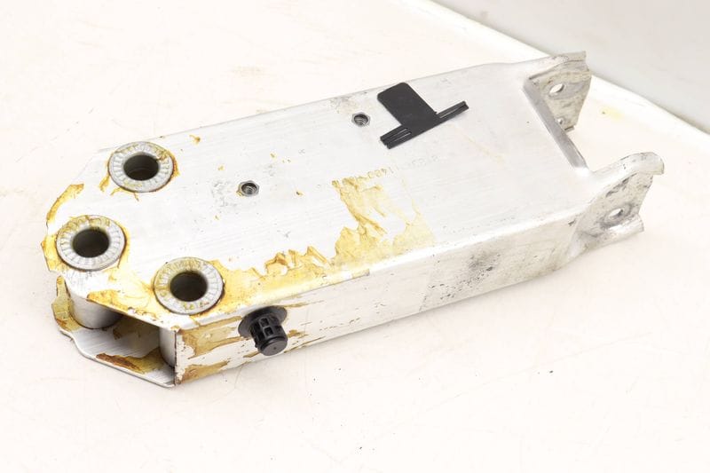 Bumper Shock / Reinforcement Bar Mount 51117200706 — Used (SKU 449097)