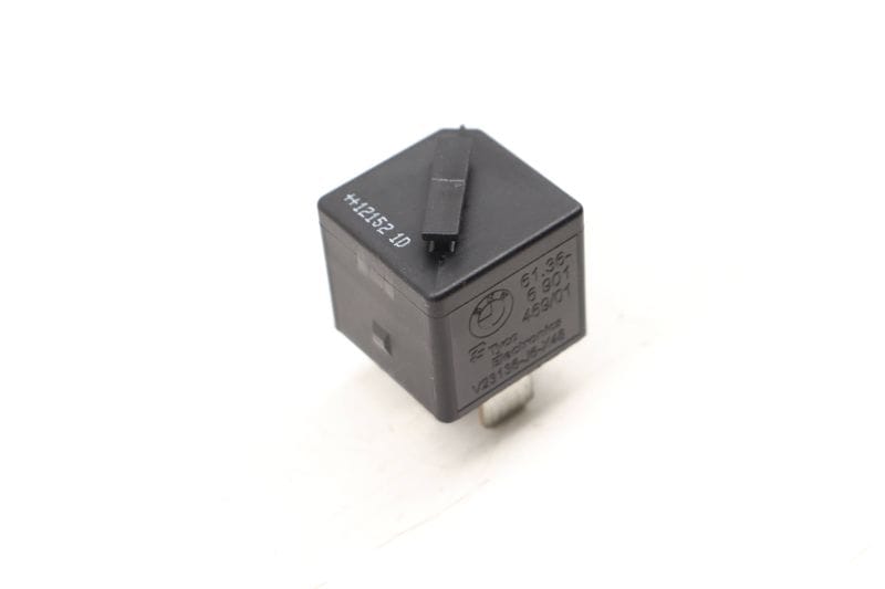 Relay 61366901469 — Used (SKU 448860)