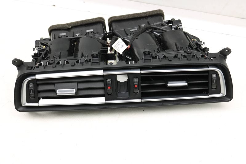 Center Dash Air Vent 64229115859 — Used (SKU 376282)