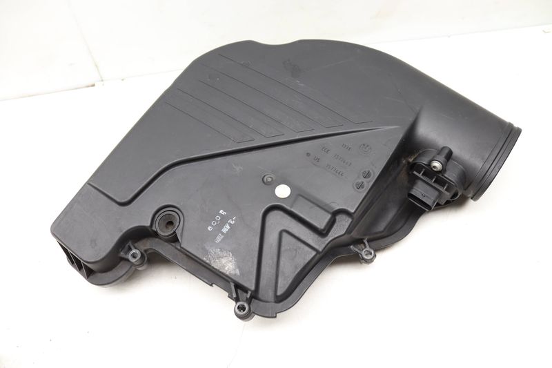 Engine Air Filter Box / Housing (UPPER HALF) 13717577464 — Used (SKU 494970)