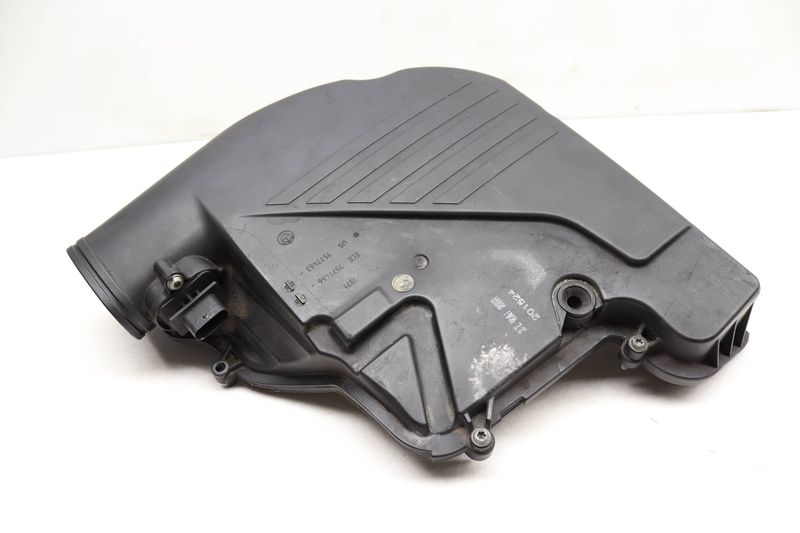 Engine Air Filter Box / Housing (UPPER HALF) 13717577463 — Used (SKU 494972)